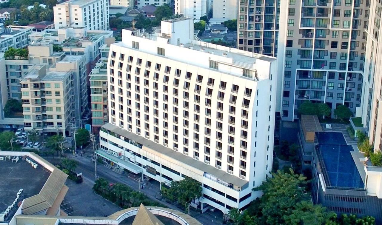 Watana Hotel Bangkok Extérieur photo